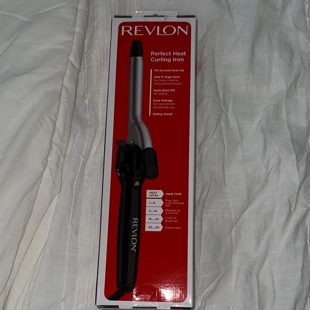 NIB Revlon Perfect Heat Black and Silver Curling Iron 3/4” ceremic barrel